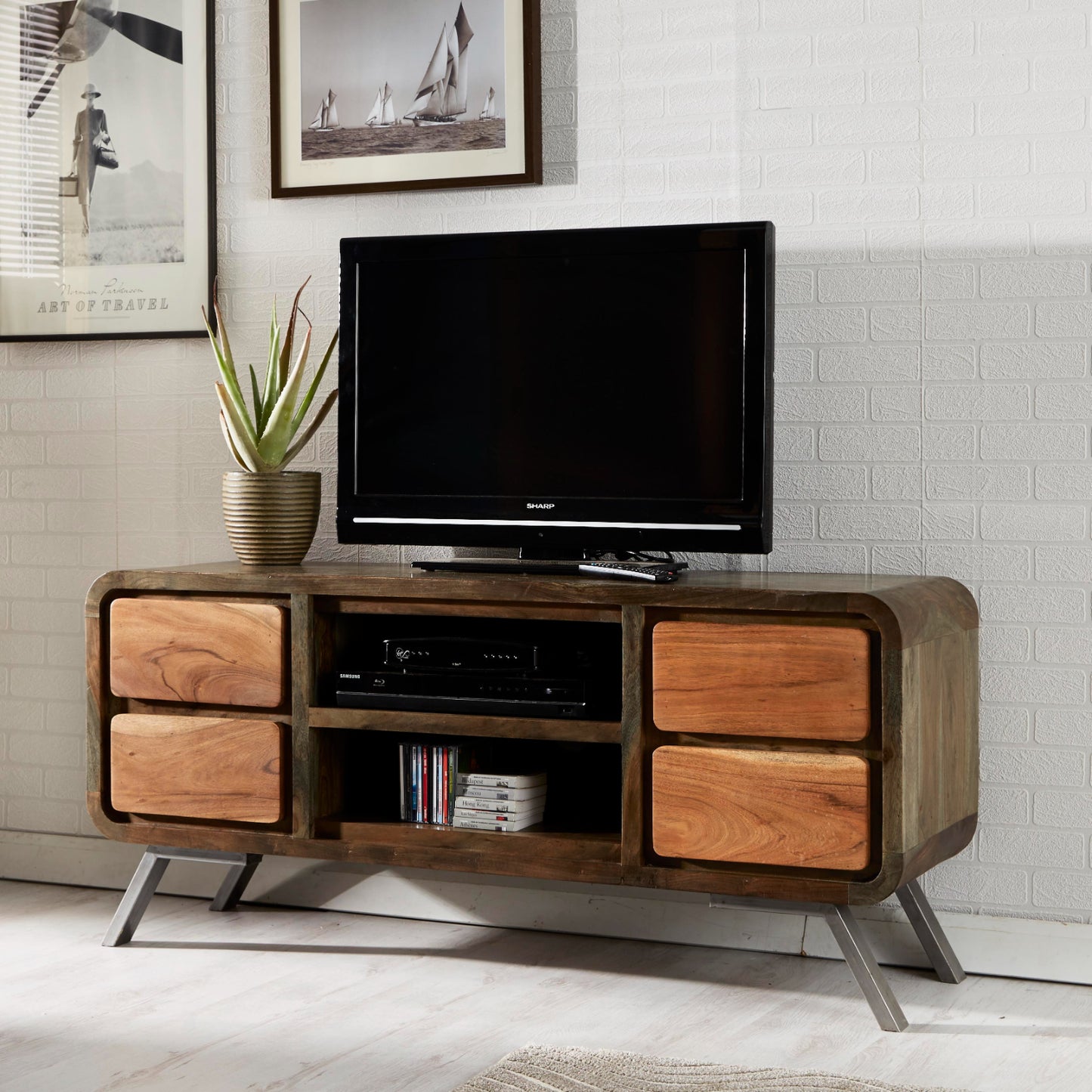 PLASMA MEDIA UNIT