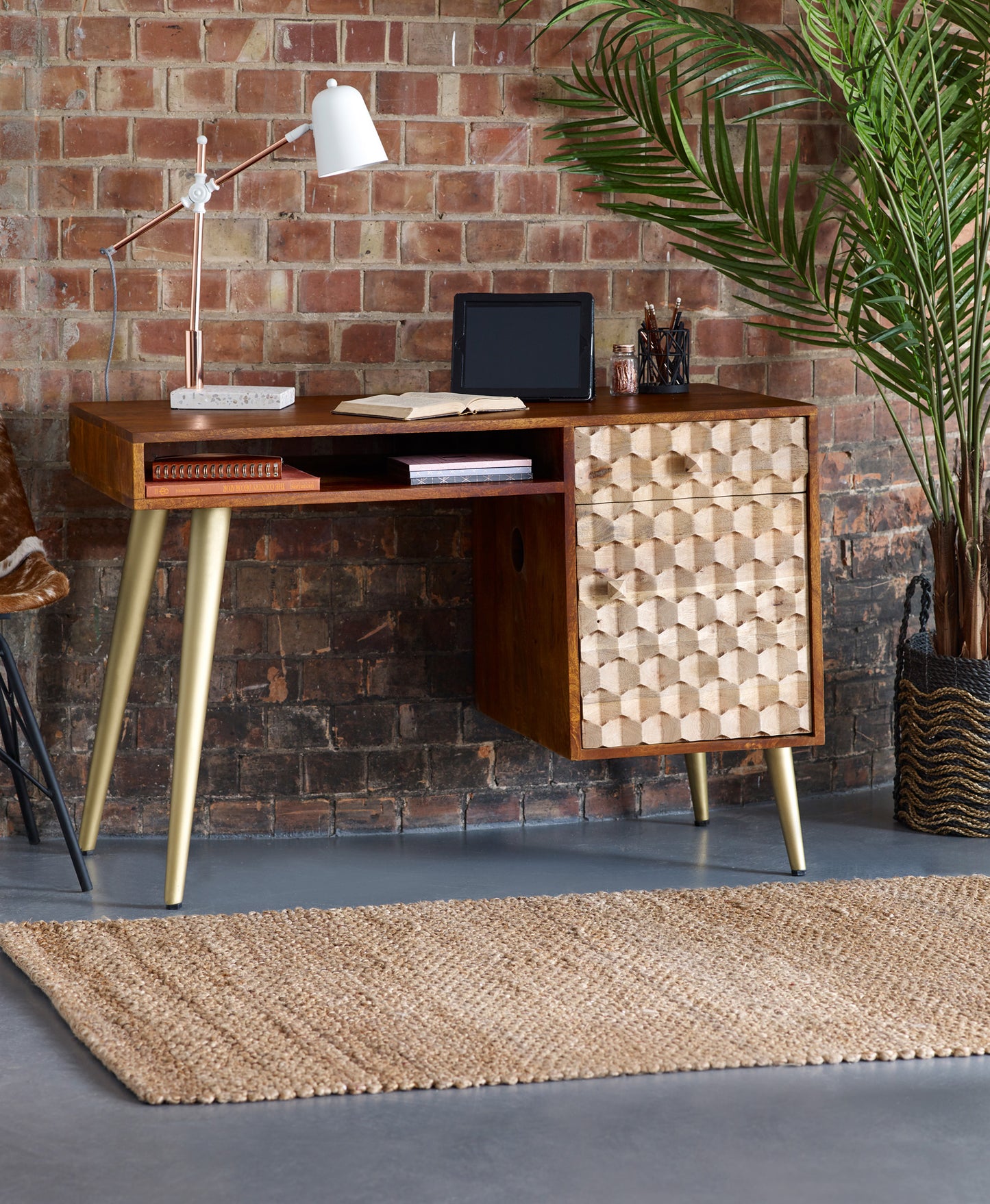 DESK