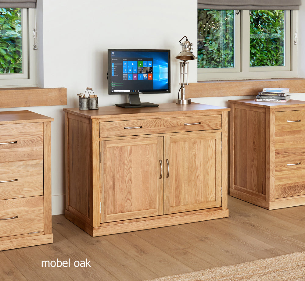 Oak Hidden Home Office : Oak Hidden Home Office computer desk. This stylish desk is designed to hide away all your computer equipment. Part of the Oak home office furniture range.