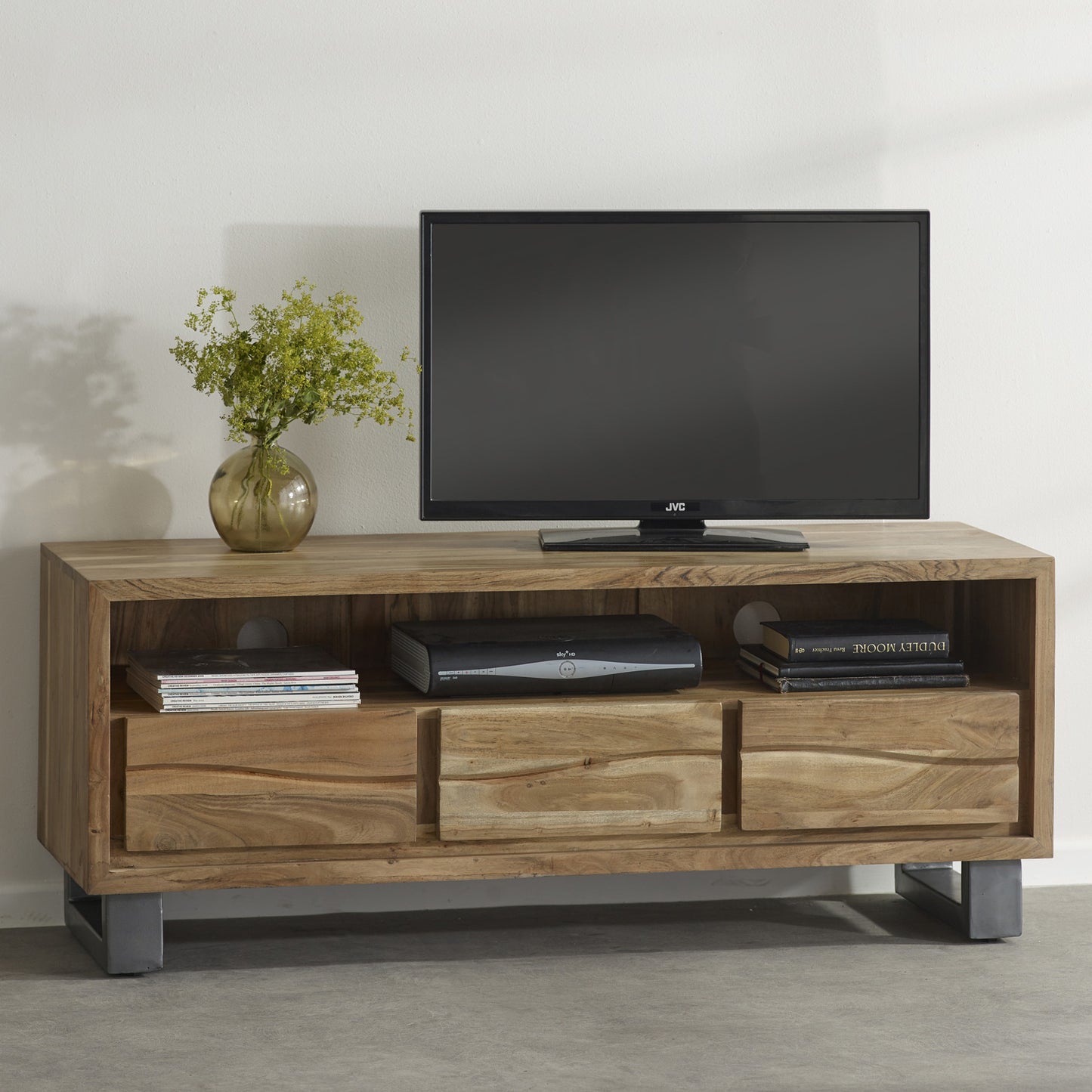 LIVE EDGE MEDIA UNIT