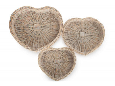 Basket, Set of 3 WHITE WASH HEART SHAPED TRAY 
