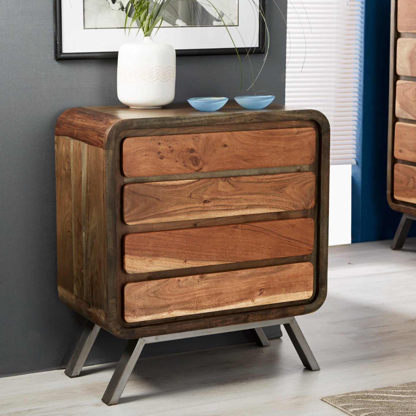 4 DRAWER WIDE CHEST 