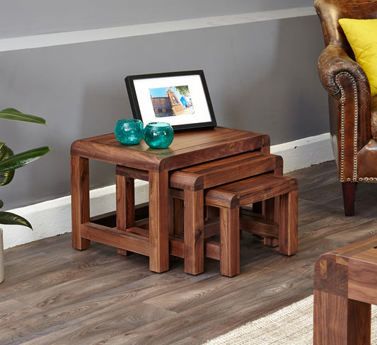 Walnut Nest of 3 Coffee Tables : Walnut nest of three tables. Stylish solutions for contemporary living. Part of the Walnut living room furniture range.