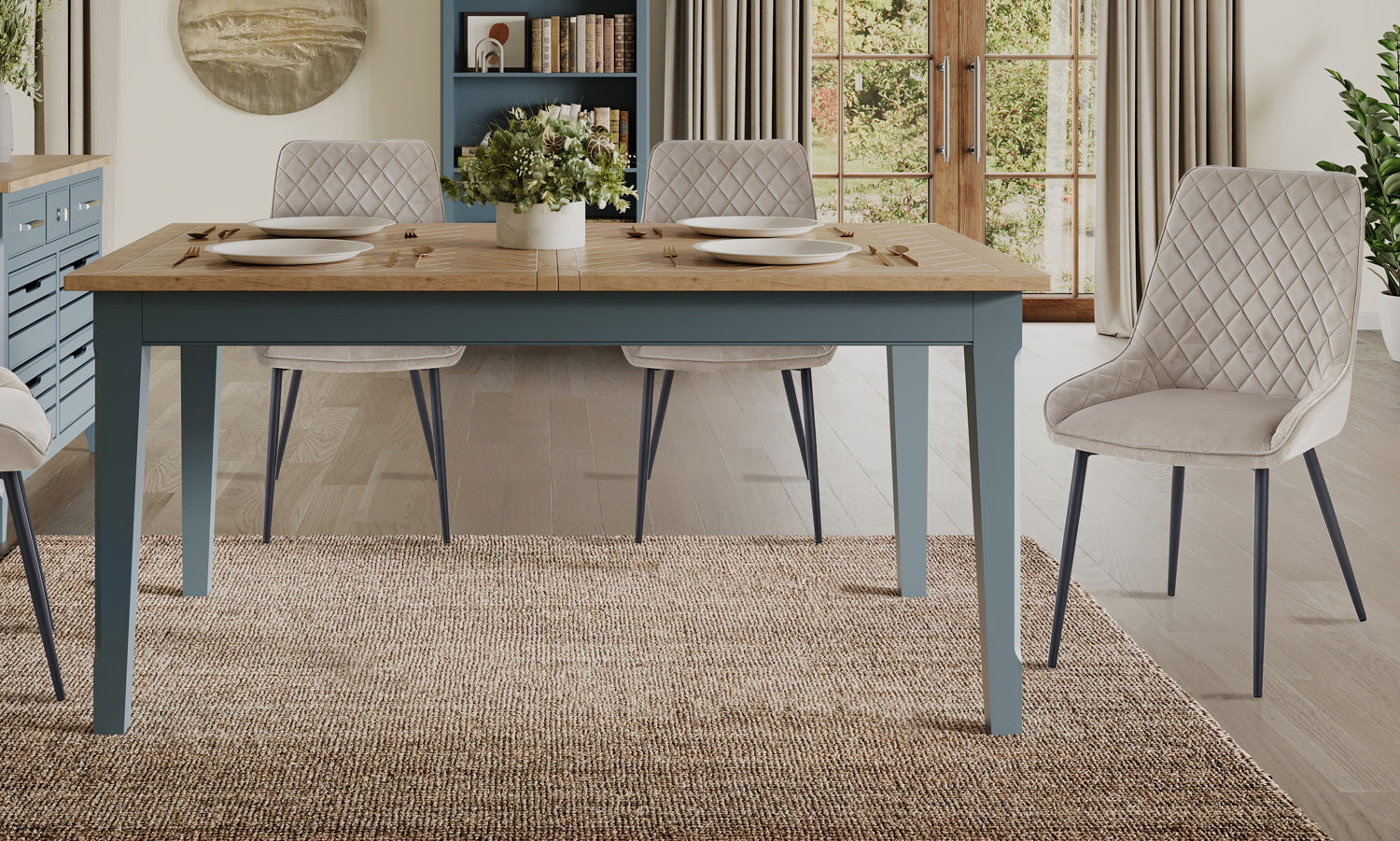 Extending Dining Table : 