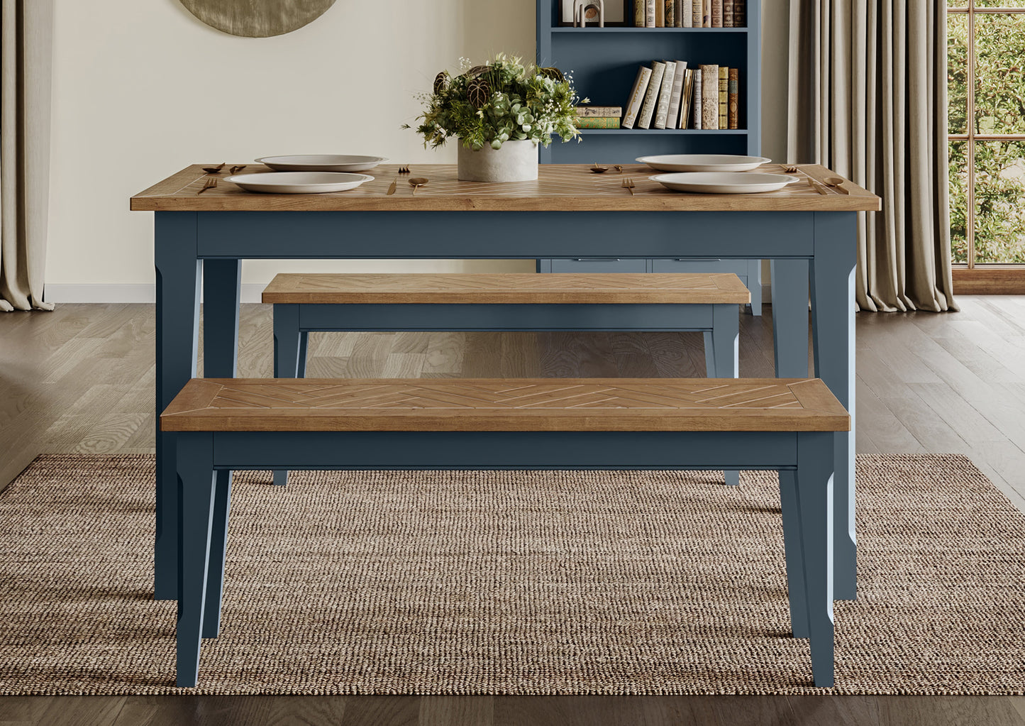 Dining Table : 