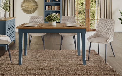 Dining Table : 