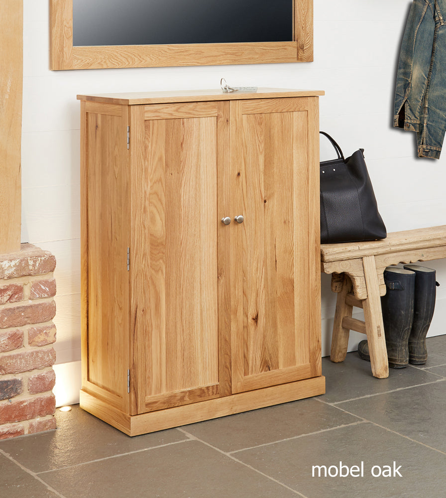 Oak Large Shoe Cupboard :  Oak shoe cupboard. Stylish storage solutions for contemporary living. Part of the  Oak hall furniture range.