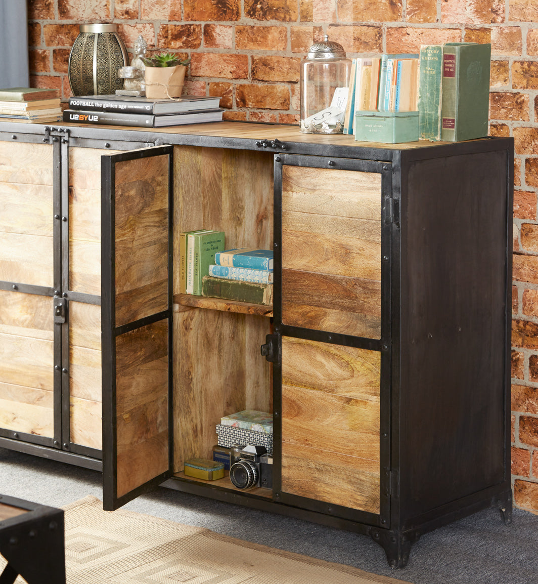 LARGE SIDEBOARD 