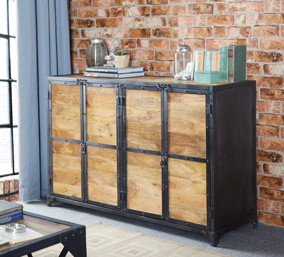 LARGE SIDEBOARD 