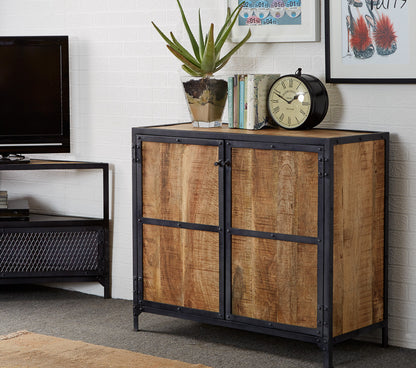 SMALL SIDEBOARD 