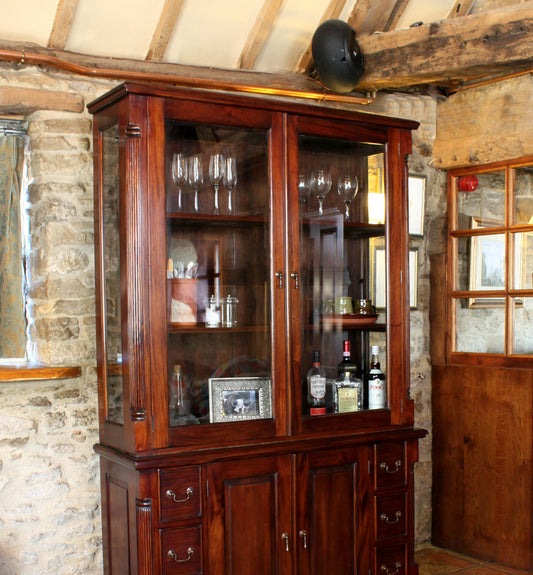 Dresser Top (Hutch) :  Hutch / Dresser top. Quality storage solutions for traditional or contemporary living. Part of the  living room furniture range.