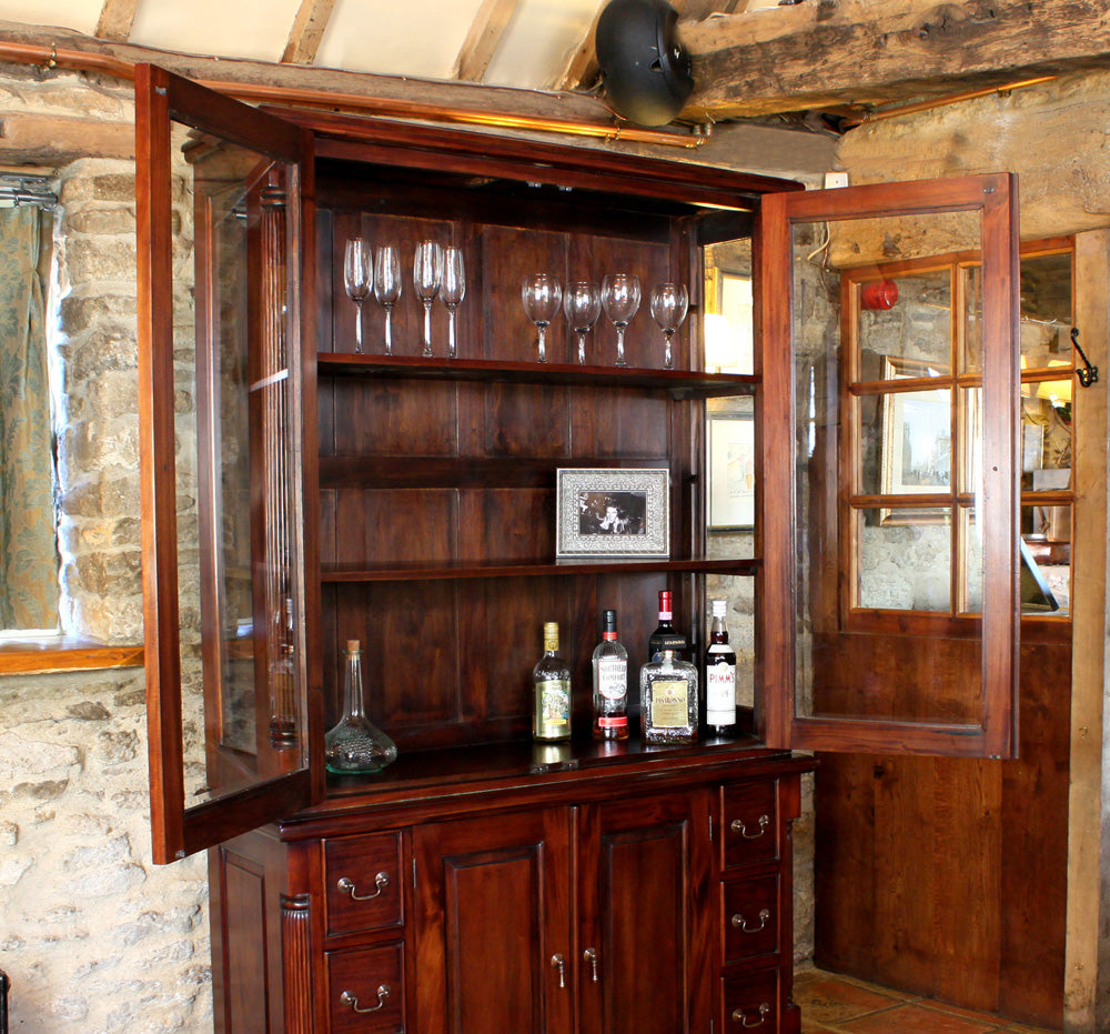 Dresser Top (Hutch) :  Hutch / Dresser top. Quality storage solutions for traditional or contemporary living. Part of the  living room furniture range.