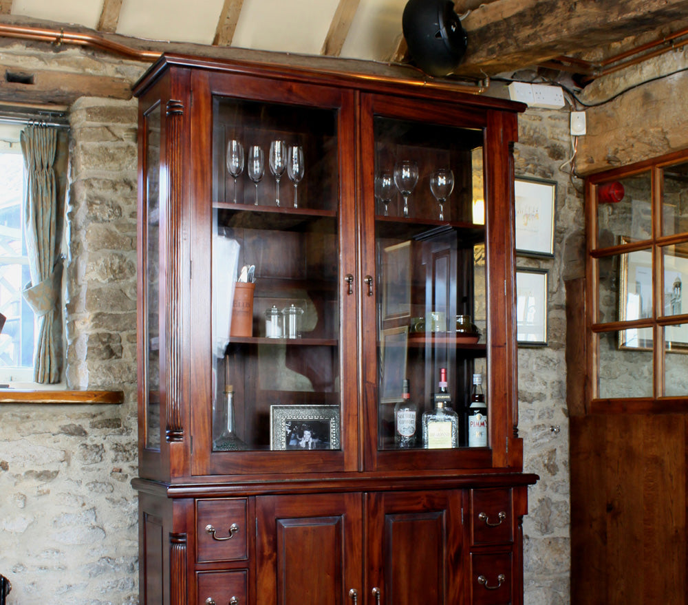 Dresser Top (Hutch) :  Hutch / Dresser top. Quality storage solutions for traditional or contemporary living. Part of the  living room furniture range.