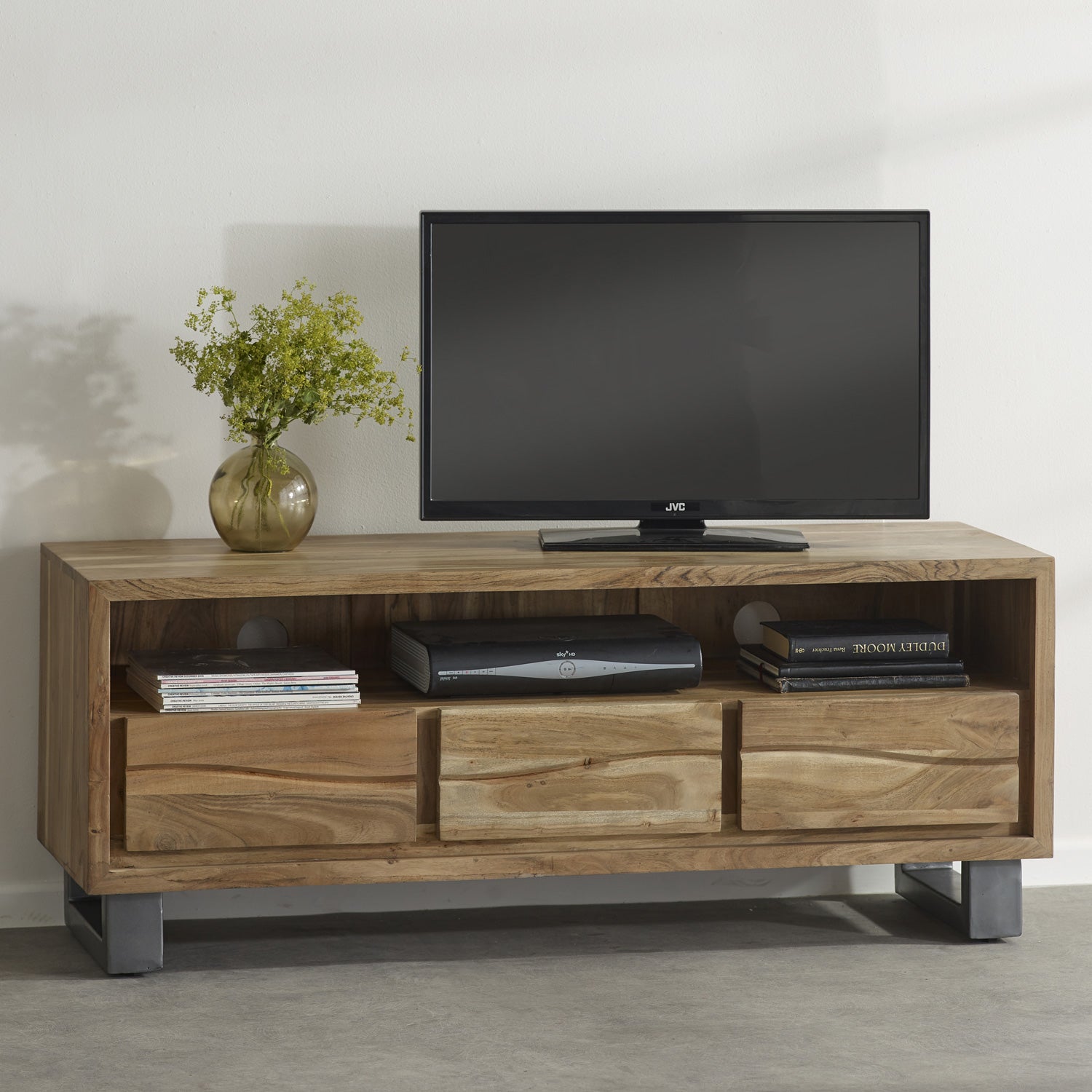 LIVE EDGE MEDIA UNIT