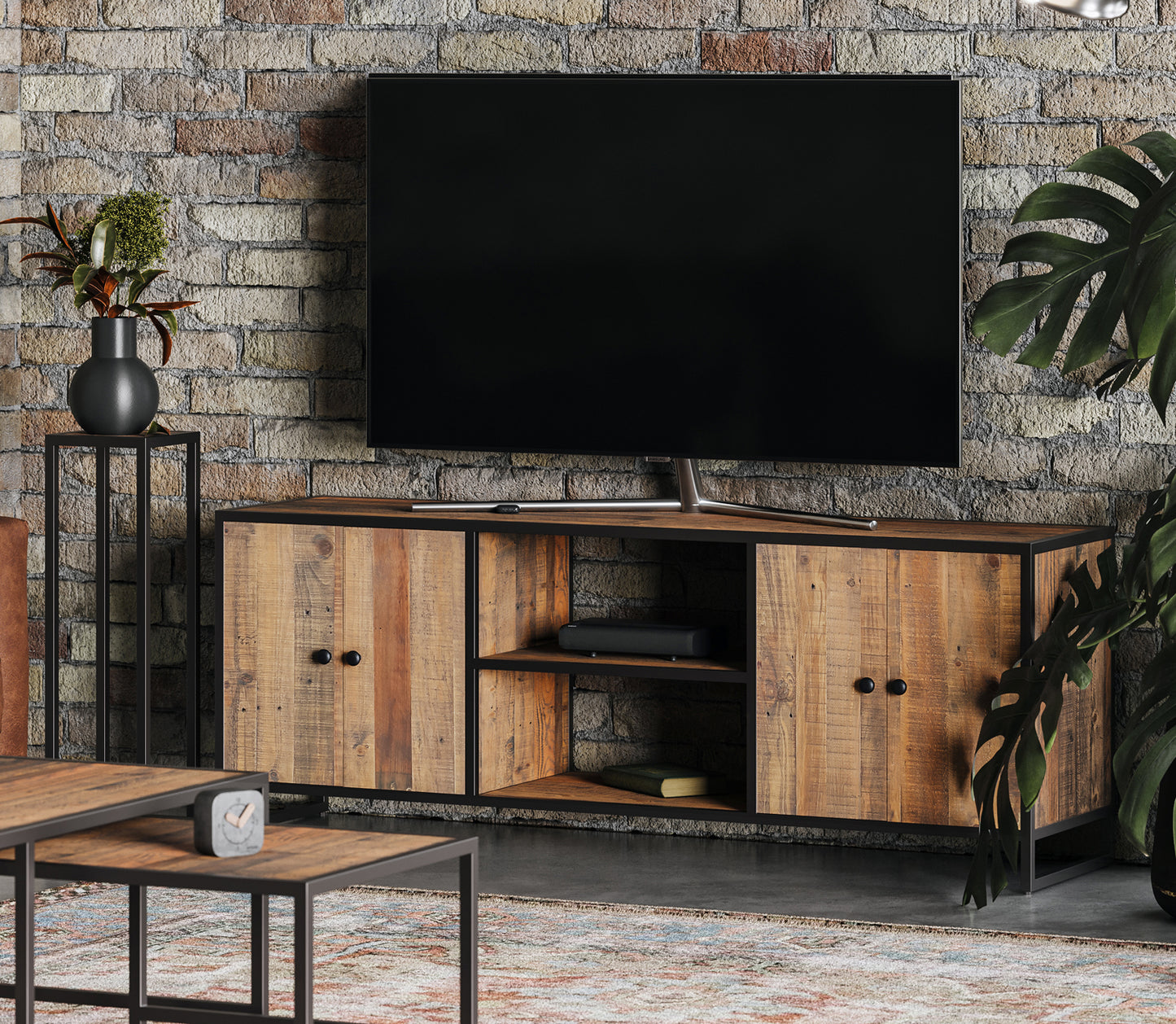Extra Large Widescreen Television cabinet : 