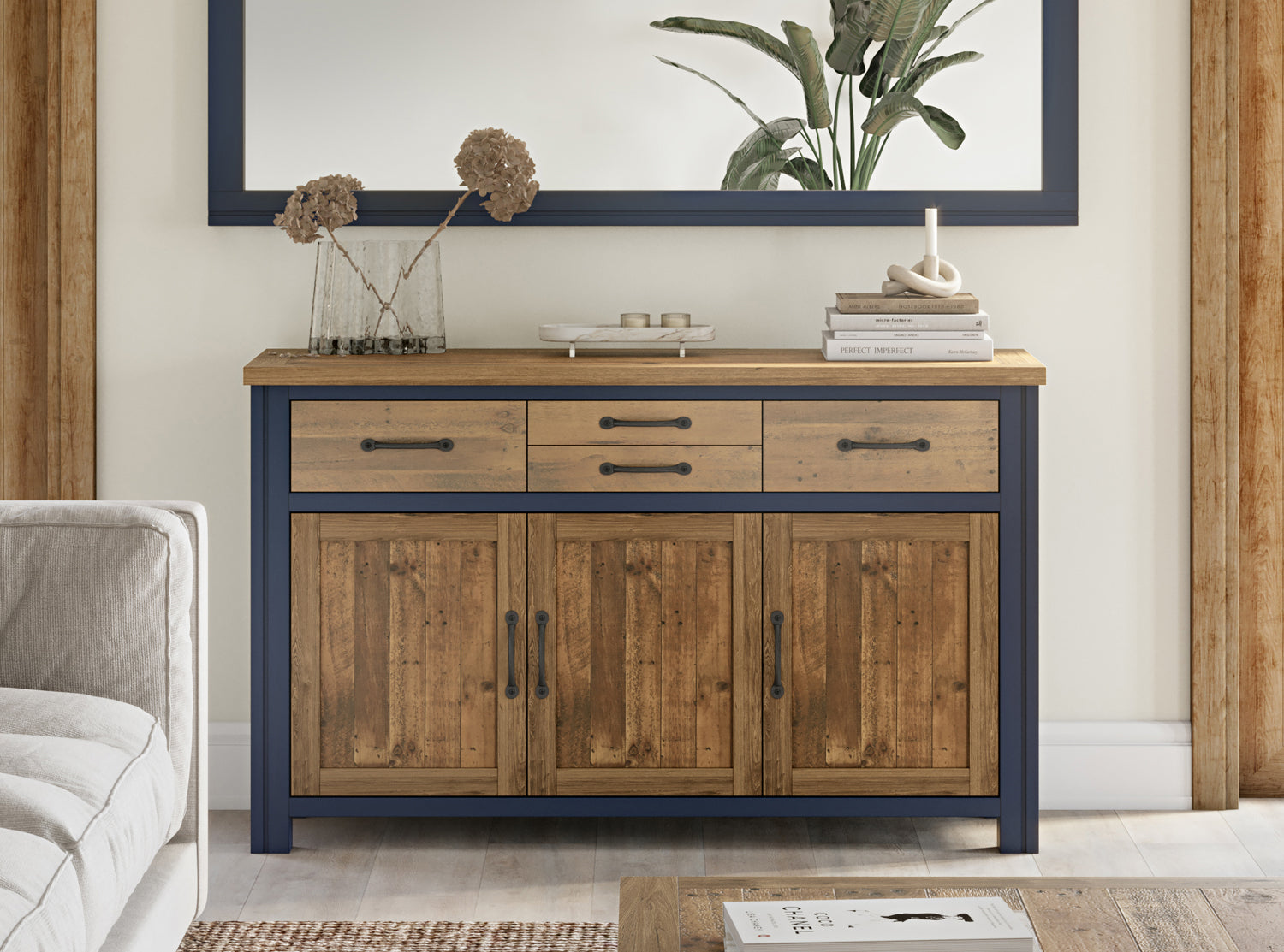 Sideboard 3 Door / 4 Drawer : 