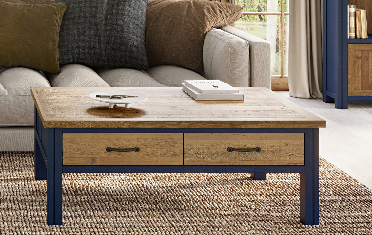 Coffee Table With Four Drawers : 