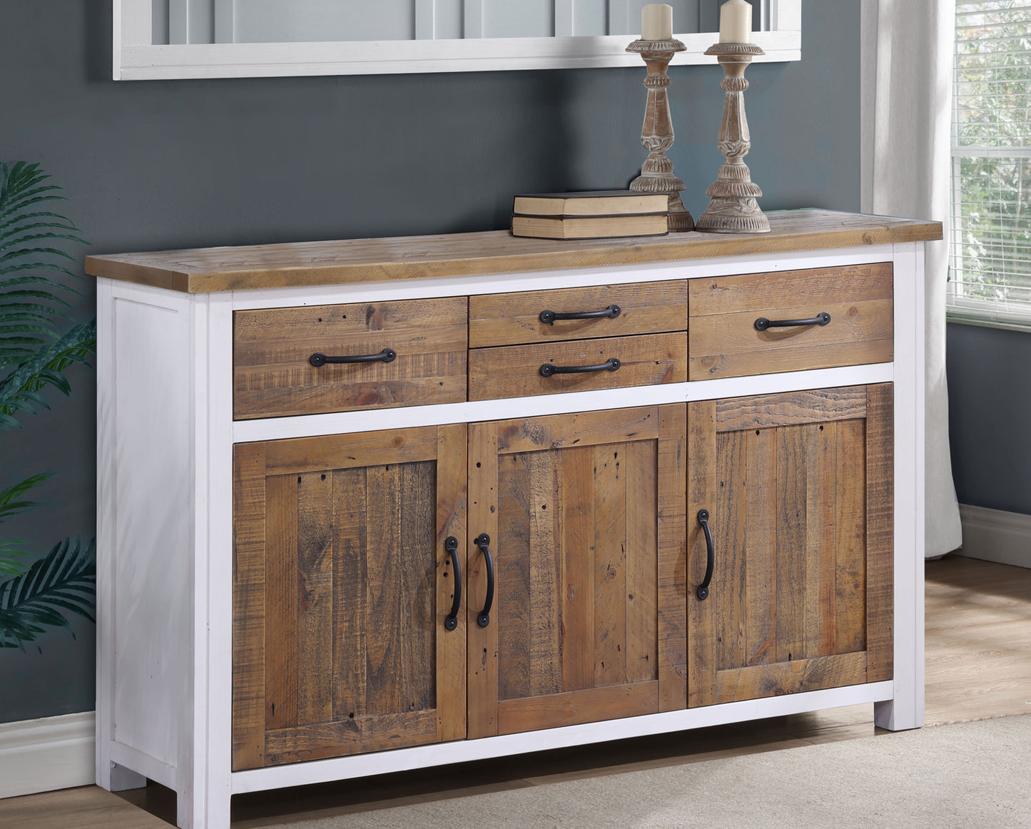 Sideboard 3 Door / 4 Drawer : 